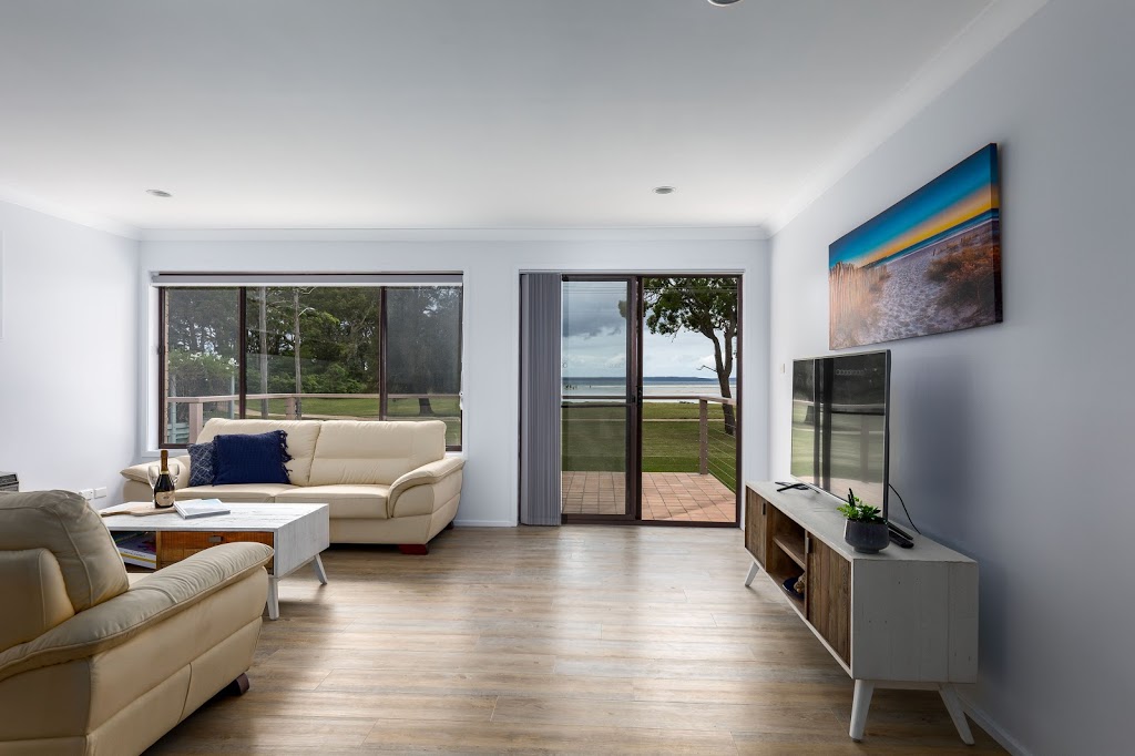 Moona Beach House | Jervis Bay Rentals | 90 Burrill St, Huskisson NSW 2540, Australia | Phone: (02) 4407 6007