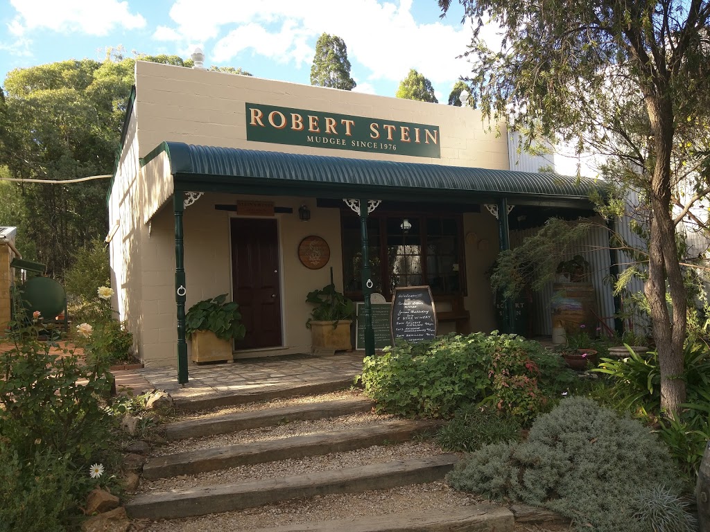Robert Stein Winery & Vineyard | tourist attraction | 1 Pipeclay Ln, Budgee Budgee NSW 2850, Australia | 0263733991 OR +61 2 6373 3991