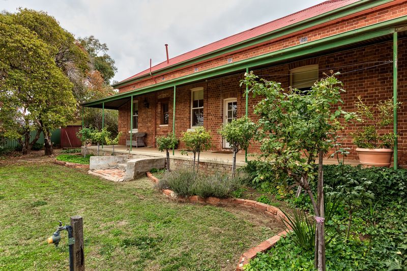The Old Winery Rutherglen | lodging | 47-49 Campbell St, Rutherglen VIC 3685, Australia | 0414518939 OR +61 414 518 939