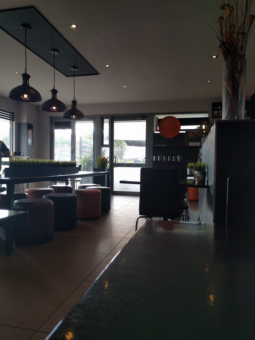 Fratelli Coffee Lounge Malaga | cafe | 8/348 Victoria Rd, Malaga WA 6090, Australia | 0892483004 OR +61 8 9248 3004