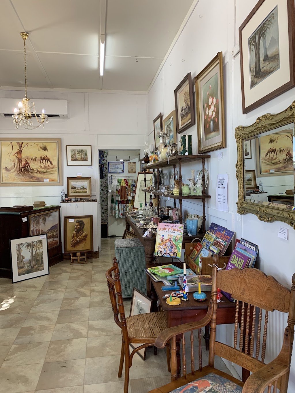 Old School - Antiques and Vintage | 14 Fulham St, Toogoolawah QLD 4313, Australia | Phone: 0438 907 181