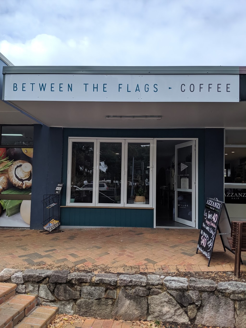 Between the Flags Coffee | 1/10 Beerburrum St, Dicky Beach QLD 4551, Australia | Phone: 0413 127 208