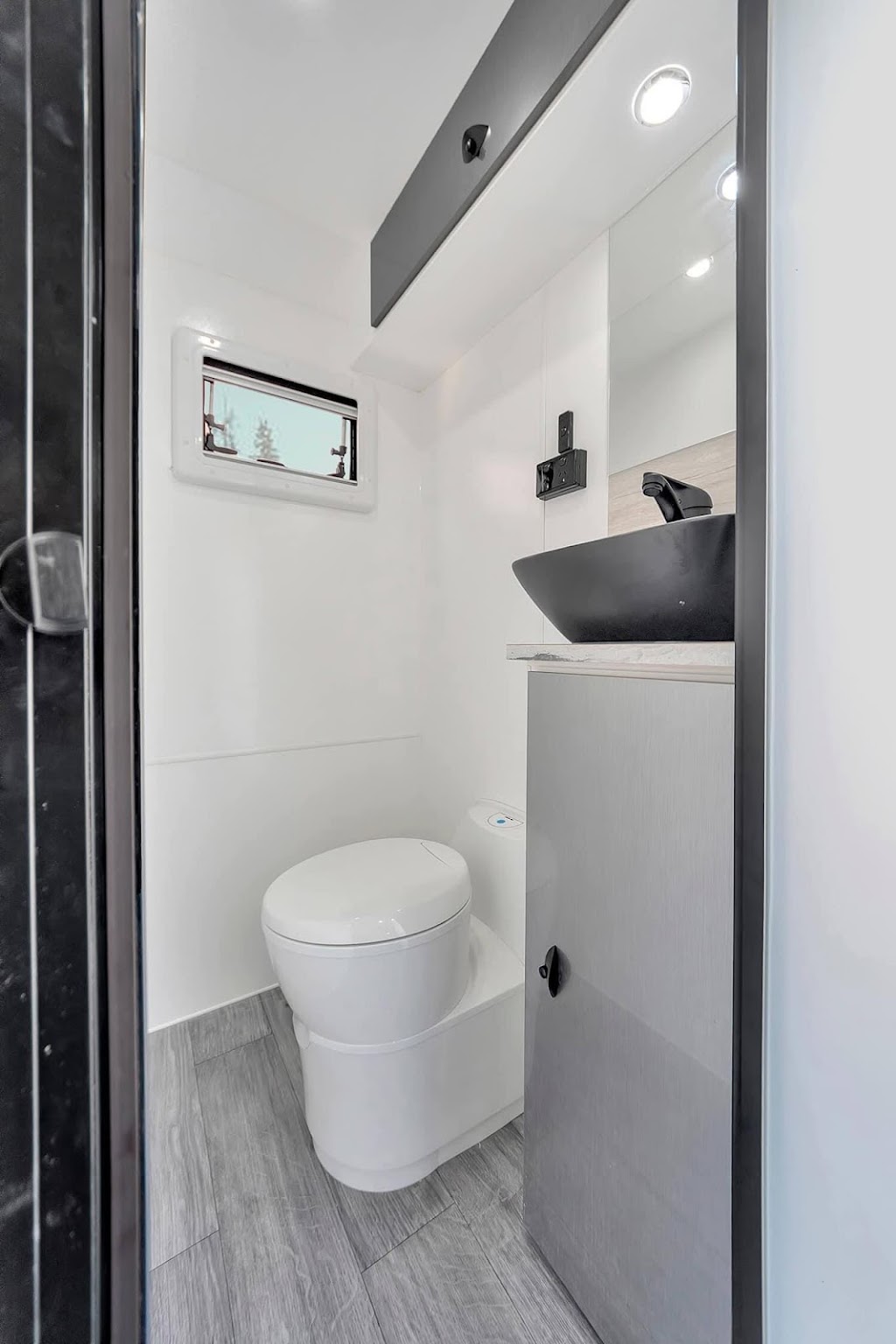 NSW Aussie Five Star Caravans Forbes | 46 Parkes Rd, Forbes NSW 2871, Australia | Phone: 0428 532 411
