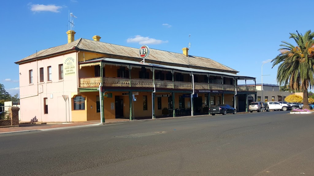 Vandenberg Hotel | 7 Court St, Forbes NSW 2871, Australia | Phone: (02) 6852 2015