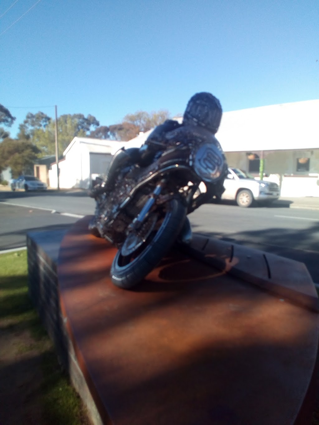 Kenny Blake Memorial Statue | Strathalbyn SA 5255, Australia | Phone: 0427 674 620