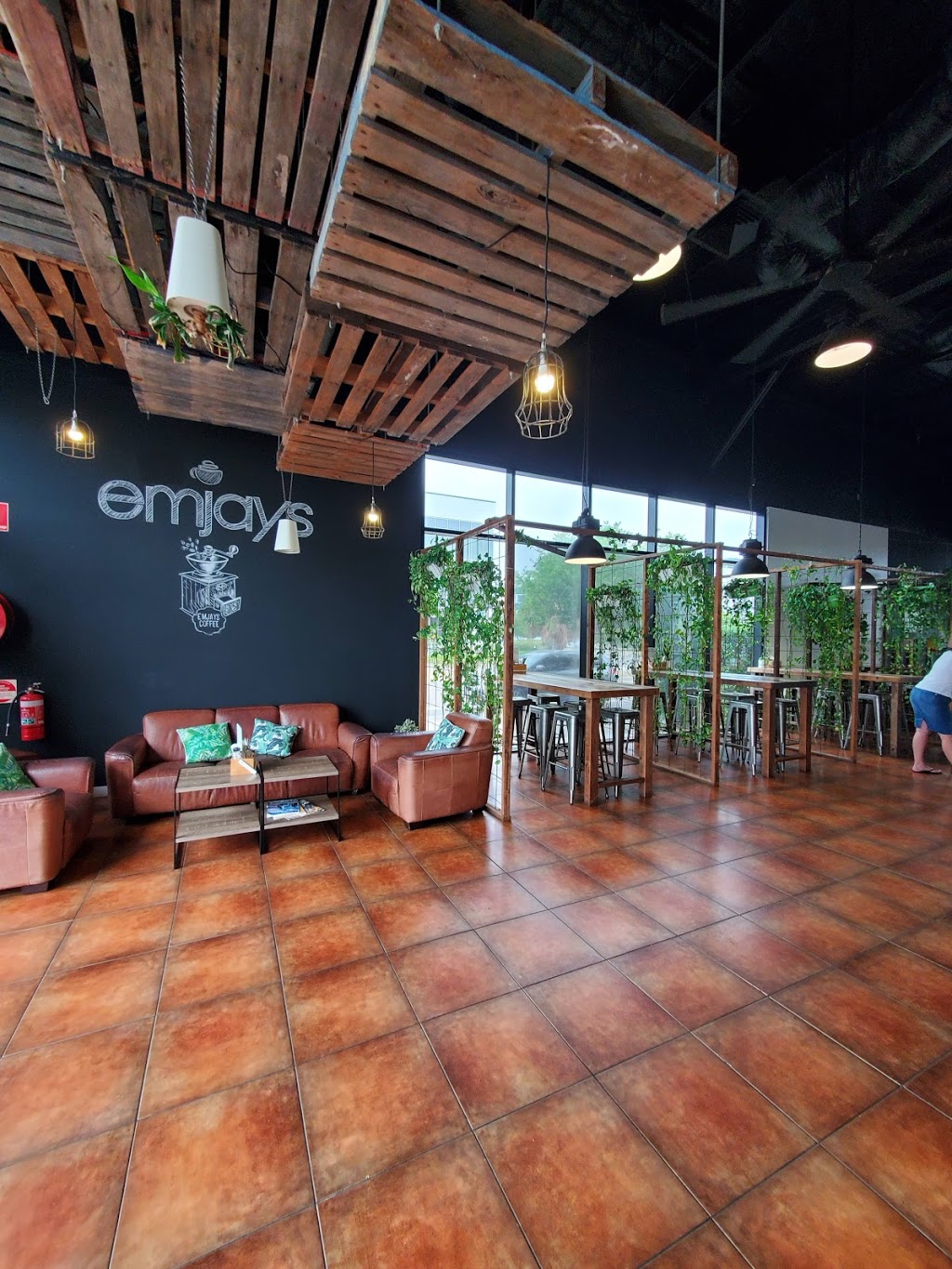 Emjays Coffee, Birtinya | cafe | Shop 5/10 Capital Pl, Birtinya QLD 4575, Australia | 0754936865 OR +61 7 5493 6865