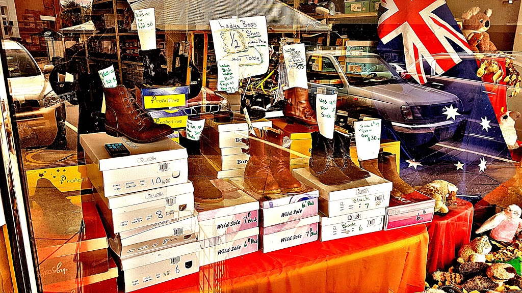 Corryong Footwear | 21 Hanson St, Corryong VIC 3707, Australia | Phone: (02) 6076 1277