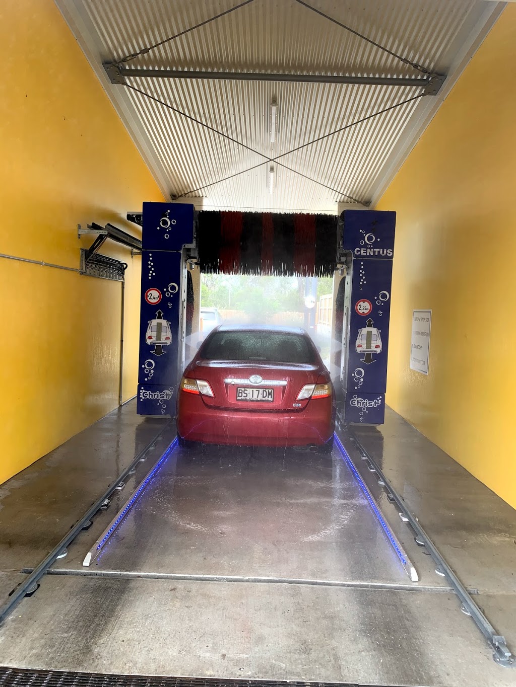 Sparkles Car Wash Berrinba | 188-202 Wayne Goss Dr, Berrinba QLD 4117, Australia | Phone: (07) 2805 5271