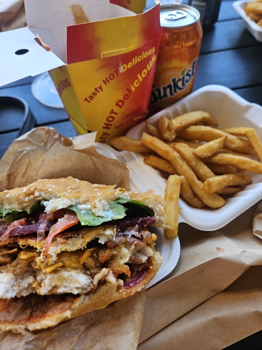 Top Bun Swan Hill | 298 Campbell St, Swan Hill VIC 3585, Australia | Phone: (03) 5032 4196