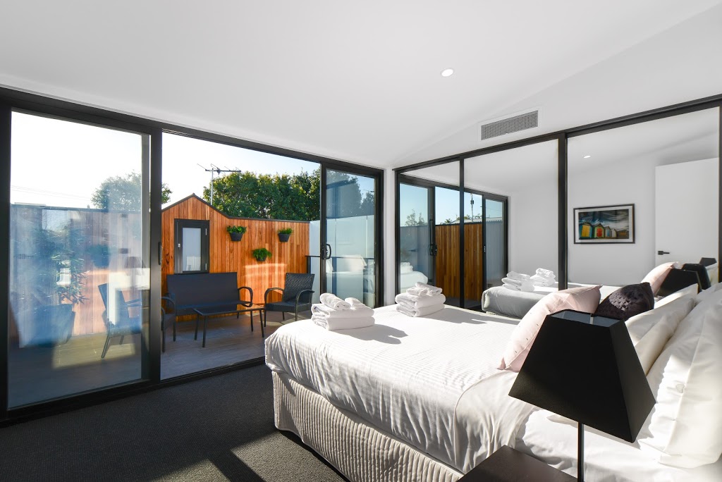 BOUTIQUE STAYS – County Down | 230 Ross St, Port Melbourne VIC 3207, Australia | Phone: 1300 018 018