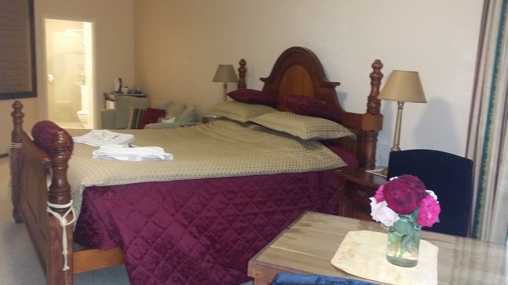 Marys Bed and Breakfast Accommodation | 17 Townsend Dale, Mount Claremont WA 6010, Australia | Phone: 0426 124 462