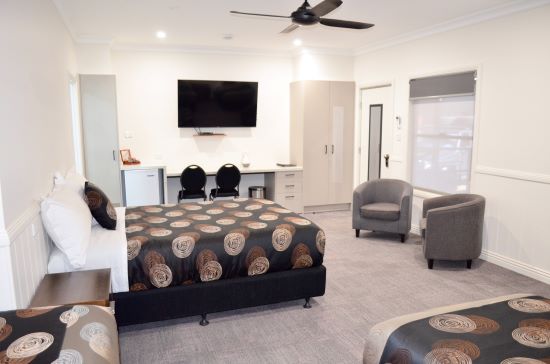 Tibooburra Hotel | 43 Briscoe St, Tibooburra NSW 2880, Australia | Phone: (08) 8091 3310