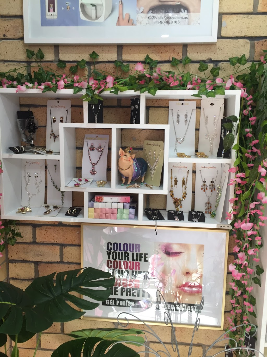 Angels Nail Bowteek | 41 Mark Rd, Branyan QLD 4670, Australia | Phone: 0429 607 776