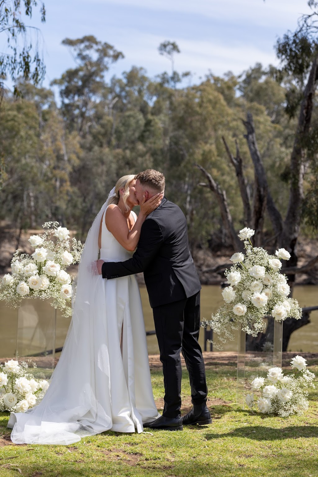 Moments with Meg Celebrant | Madill Rd, Undera VIC 3629, Australia | Phone: 0426 288 850