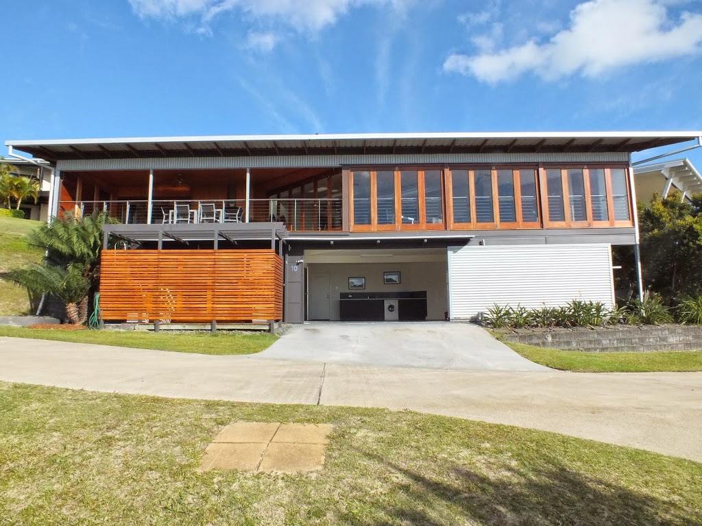 Tangalooma Hilltop Haven - Luxury Beach House | 10 Trochus Place, Tangalooma QLD 4025, Australia | Phone: (07) 3410 0810