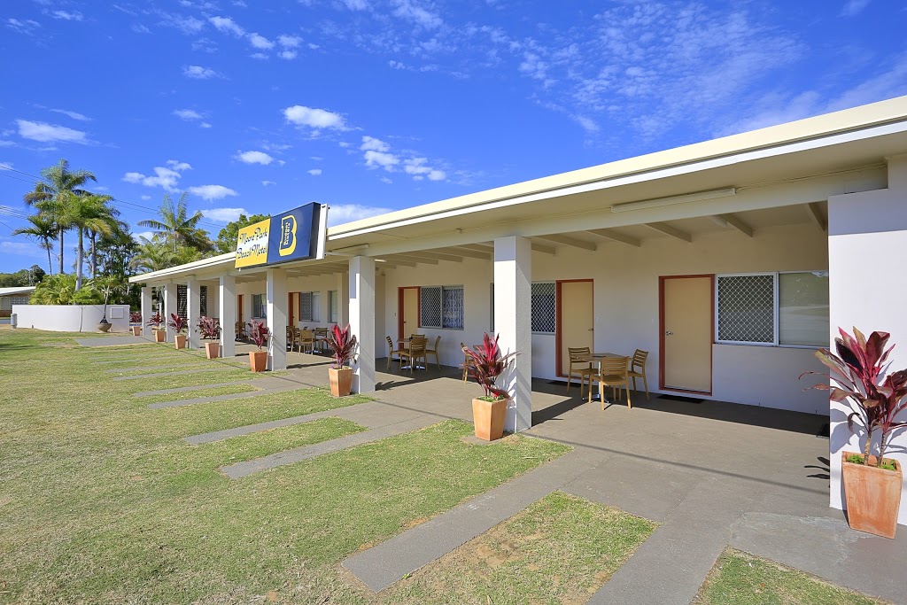 Moore Park Beach Motel | 29 Club Ave, Moore Park Beach QLD 4670, Australia | Phone: (07) 4159 8332