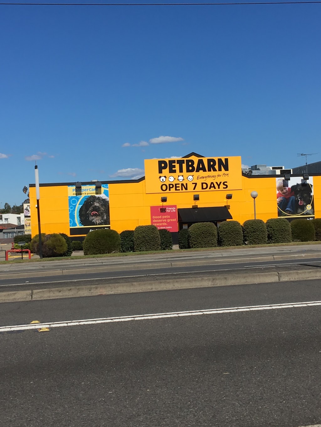 Petbarn Hoxton Park | pet store | 1/176 Hoxton Park Rd, Prestons NSW 2170, Australia | 0296079173 OR +61 2 9607 9173