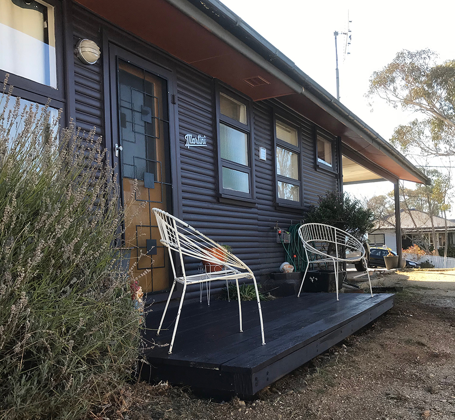 Martini Retro Hideaway | 43 Banjo Paterson Cres, Jindabyne NSW 2627, Australia | Phone: 0416 284 719
