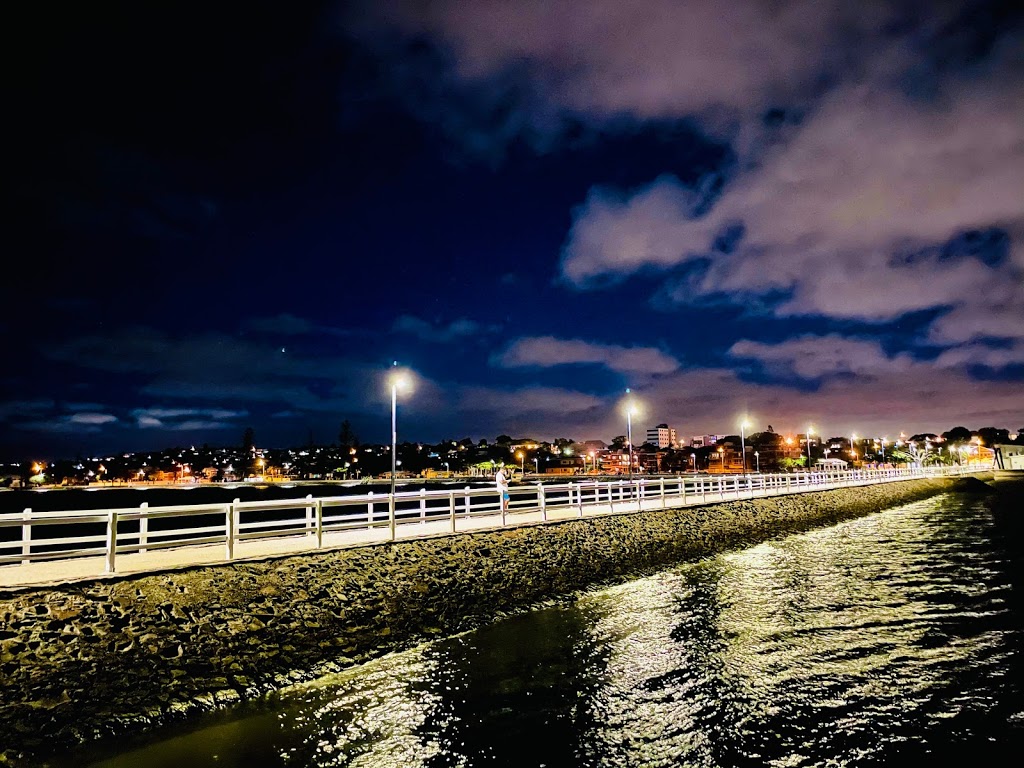 Wynnum Jetty | tourist attraction | Wynnum Esplanade, Wynnum QLD 4178, Australia | 0734038888 OR +61 7 3403 8888