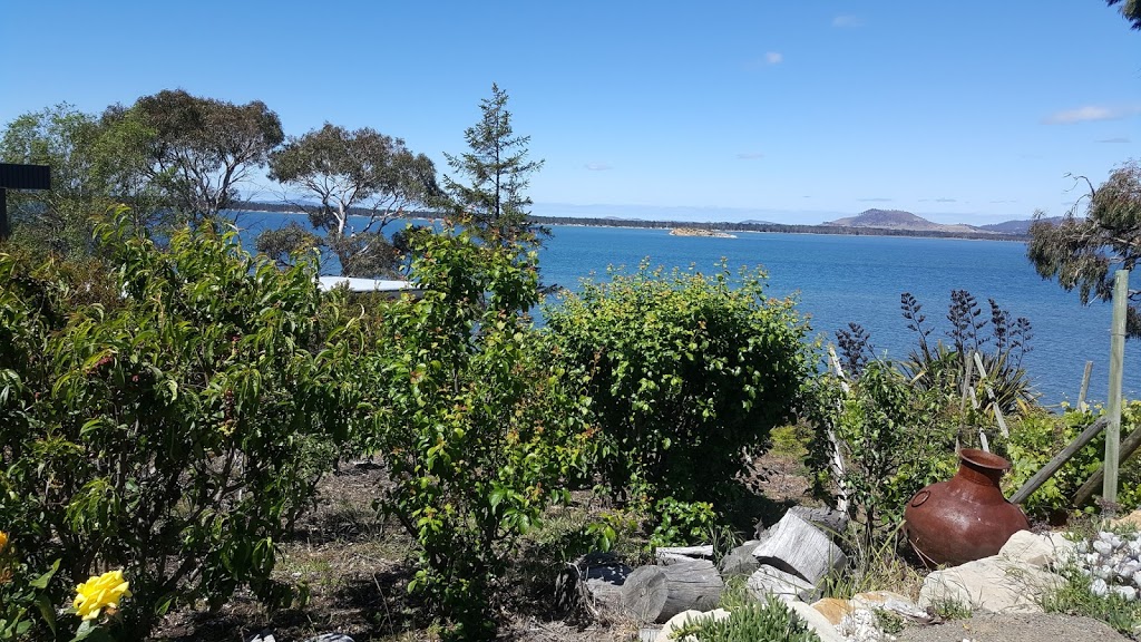 AppleBay Guest Housee | lodging | 15-19 Southern Dr, Midway Point TAS 7171, Australia | 0409415444 OR +61 409 415 444