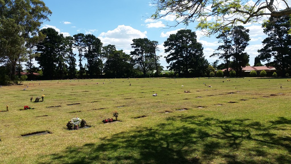 Toowoomba Garden of Remembrance | 1001 Ruthven St, Kearneys Spring QLD 4350, Australia | Phone: (07) 4635 4866