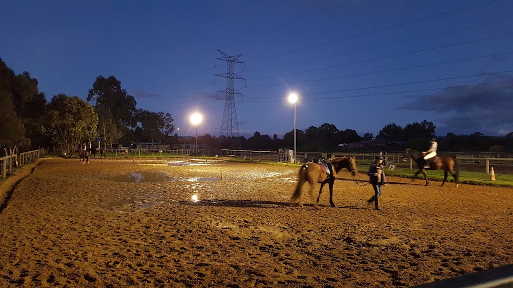 Sandeli Park Equestrian Centre | 24 Hanlin Rd, Forrestdale WA 6112, Australia | Phone: 0403 345 609
