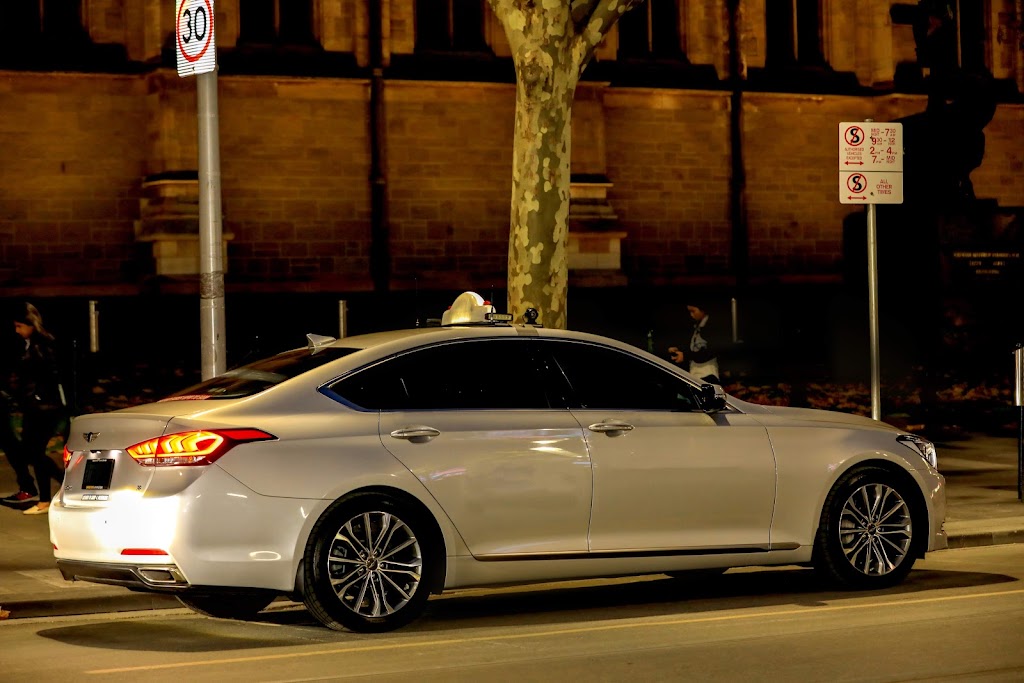 Luxo Cabs | 3 Nectar Ave, Manor Lakes VIC 3024, Australia | Phone: (03) 8488 8052