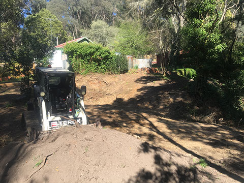 P & J Earthworks Ballarat Excavator Hire | 133 Strickland Parade, Brown Hill VIC 3350, Australia | Phone: 0418 518 270