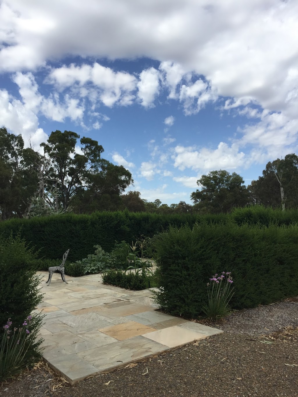 Roy Roberts Landscapes | 11 Service Rd, Kialla West VIC 3631, Australia | Phone: (03) 5823 2845