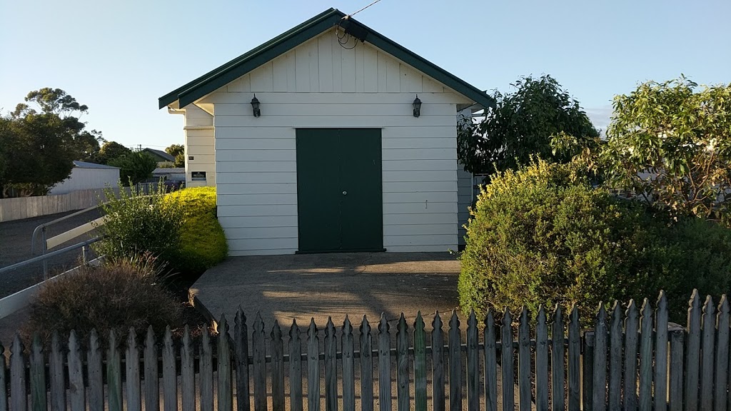 Christian Reformed Church of Cobden | church | 103 Curdie St, Cobden VIC 3266, Australia | 0355951185 OR +61 3 5595 1185