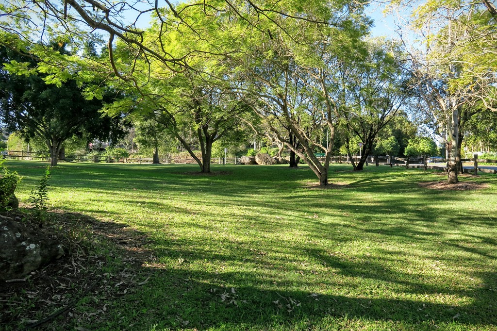 Arrabri Avenue Park | park | 5 Westlake Dr, Mount Ommaney QLD 4074, Australia | 0734038888 OR +61 7 3403 8888