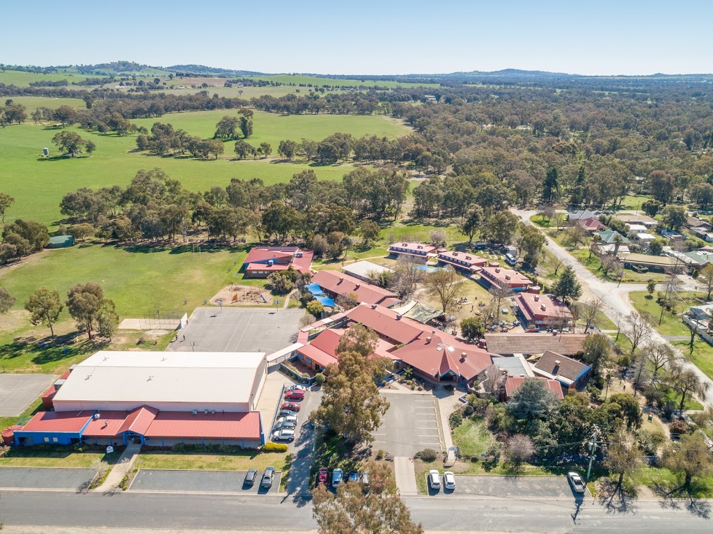 Saint Johns Lutheran School | school | 154 Adams St, Jindera NSW 2642, Australia | 0260263220 OR +61 2 6026 3220