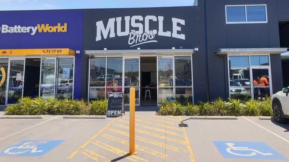 Muscle Bros Wadalba | 4/1A London Dr, Wadalba NSW 2259, Australia | Phone: (02) 4397 2777