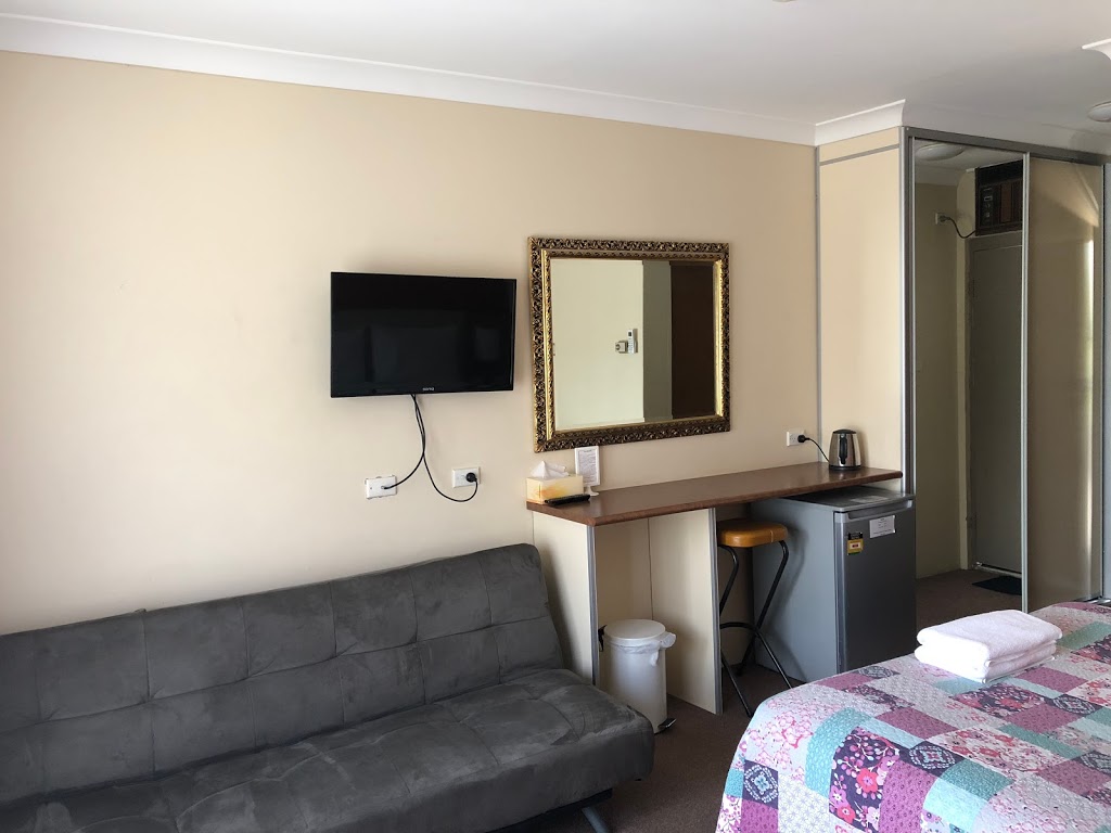 Motel Margeurita | lodging | 2 Margeurita Pl, Queanbeyan West NSW 2620, Australia | 0262975531 OR +61 2 6297 5531
