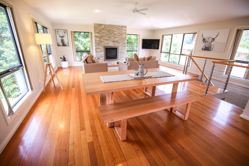 Alpine Nest | 4 Blue Hills Rise, Bright VIC 3741, Australia | Phone: (03) 5759 2555