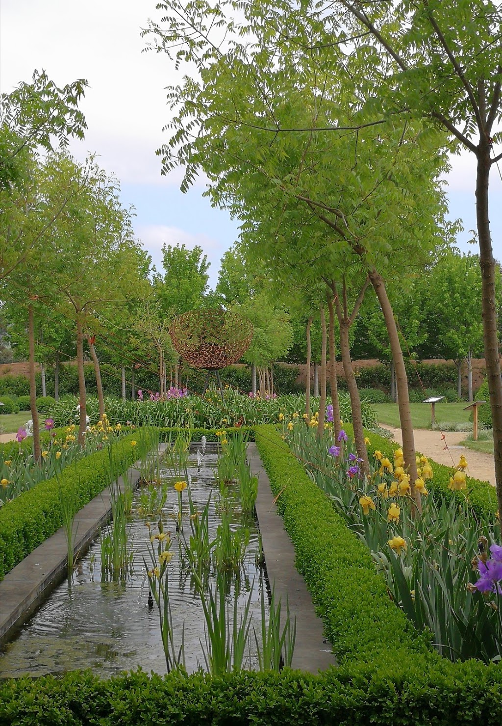 Alowyn Gardens 紫藤花 | park | 1210 Melba Hwy, Yarra Glen VIC 3775, Australia | 0397302400 OR +61 3 9730 2400