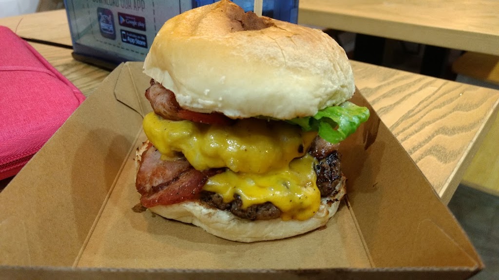 BurgerD Biggera Waters | 18/33 Hollywell Rd, Biggera Waters QLD 4216, Australia | Phone: (07) 5563 9717