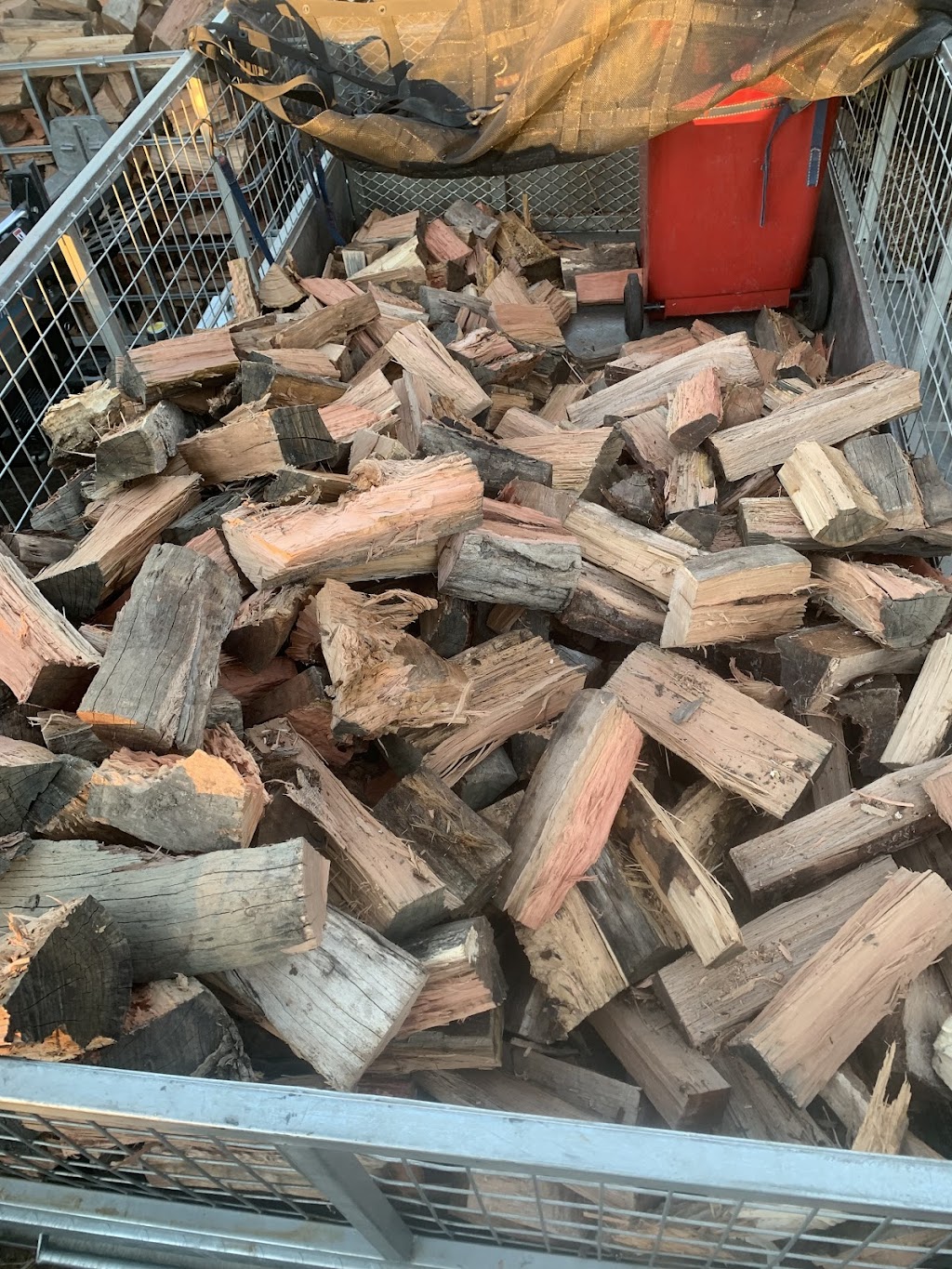 Sydney Wheeliebin firewood | 1 Celeste Ct, Rooty Hill NSW 2766, Australia | Phone: 0432 251 487