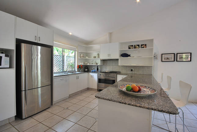 Byron Bay Holiday House | Casa De Playa, 39 Alcorn St, Suffolk Park NSW 2481, Australia | Phone: (07) 5477 0228