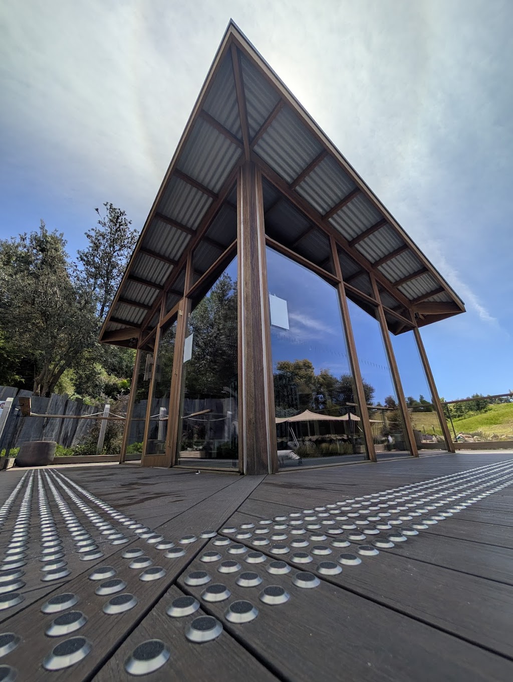 Metung Hot Springs Holiday Homes | 73 Storth Ryes Ave, Metung VIC 3904, Australia | Phone: 0400 010 206