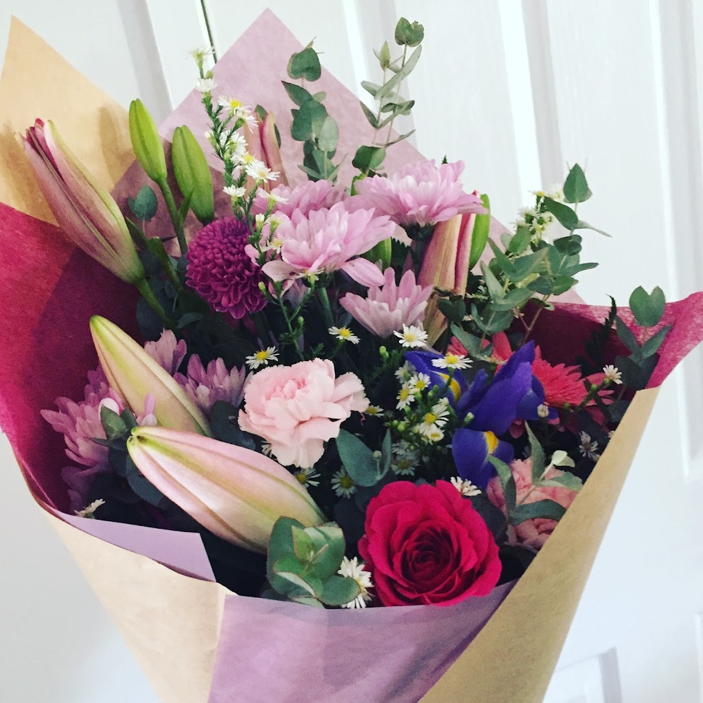 Cheeky Buds Florist | 143 High St, Kangaroo Flat VIC 3555, Australia | Phone: 0481 236 049