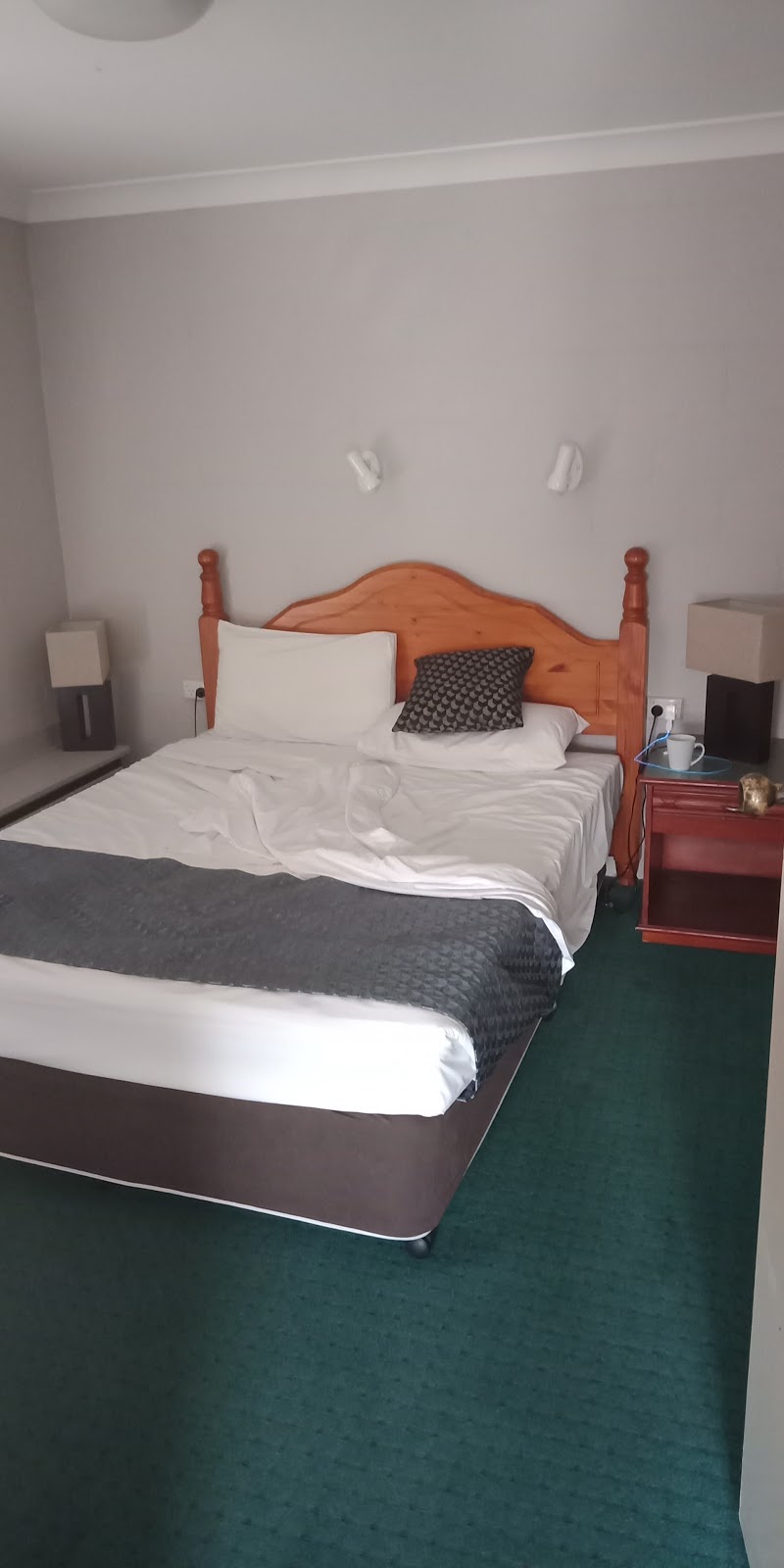 City Park Motel & Apartments | lodging | 1 Tarcutta St, Wagga Wagga NSW 2650, Australia | 0269214301 OR +61 2 6921 4301