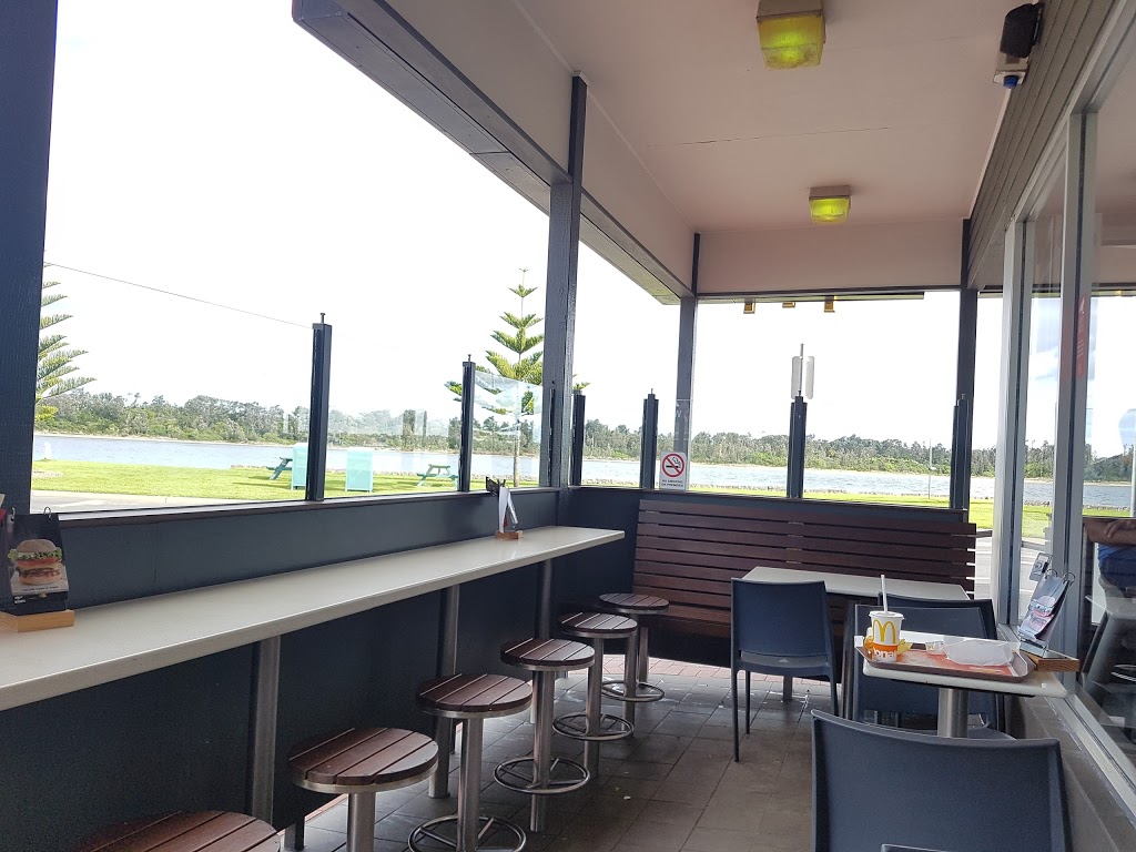 McDonalds Lakes Entrance | cafe | 359/371 Esplanade, Lakes Entrance VIC 3909, Australia | 0351553200 OR +61 3 5155 3200