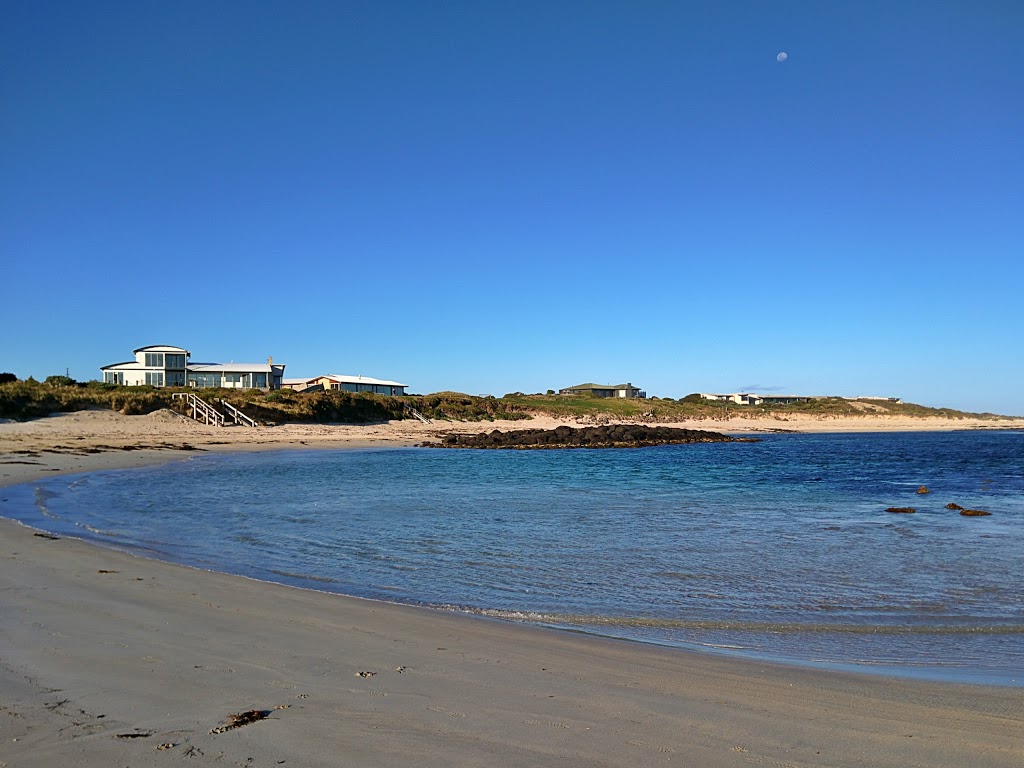 WYTONIA Beachfront Accommodation | real estate agency | 27 Thistle Pl, Port Fairy VIC 3284, Australia | 0355683425 OR +61 3 5568 3425