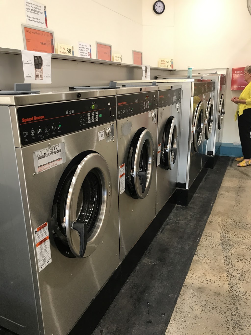 Glen Waverley (The Hangout) Coin Laundry | laundry | 14 Kerrie Rd, Glen Waverley VIC 3150, Australia | 0385020896 OR +61 3 8502 0896