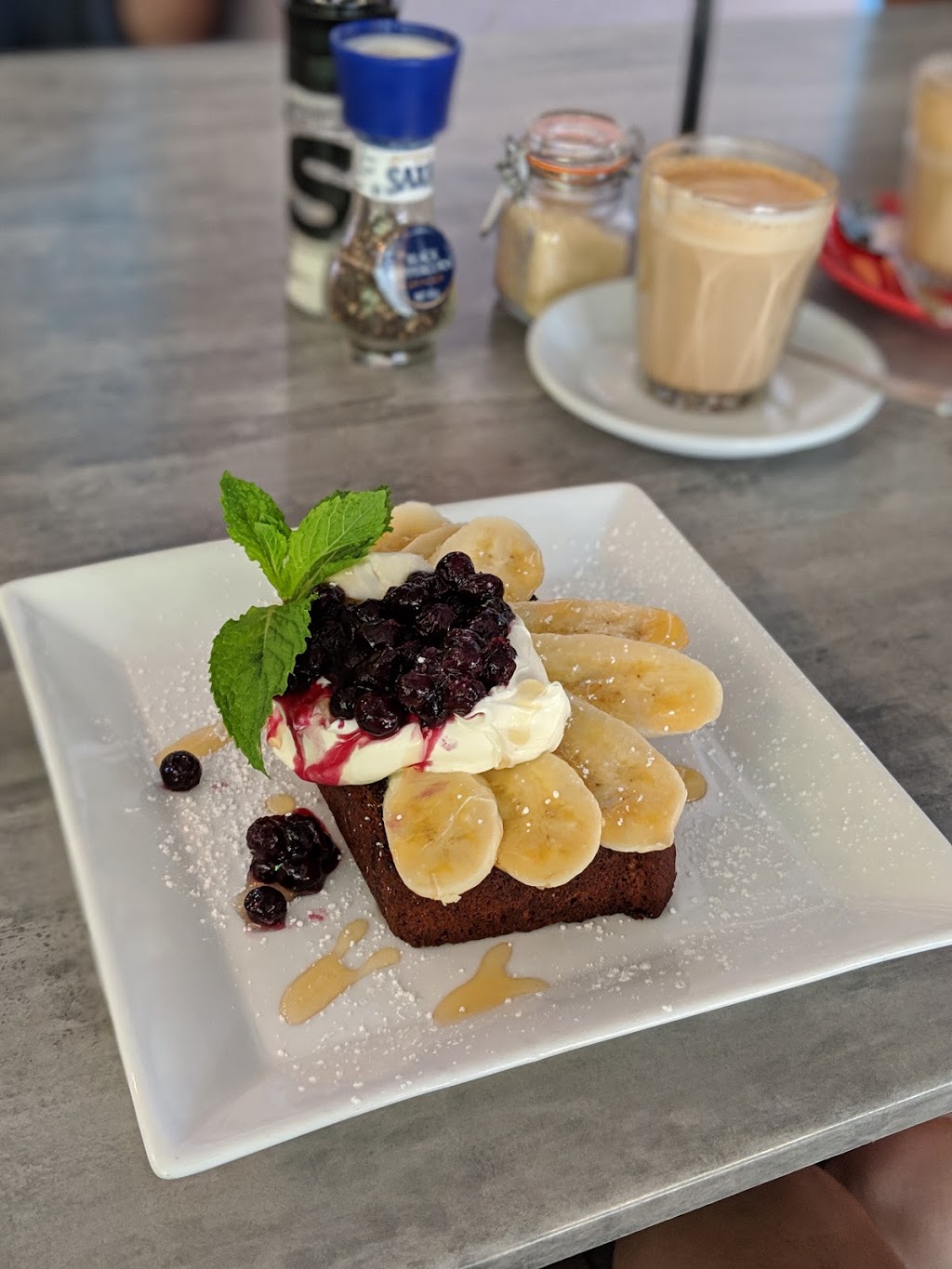 Espresso & Co Cafe | 115-117 Williams Esplanade, Palm Cove QLD 4879, Australia | Phone: 0447 155 488