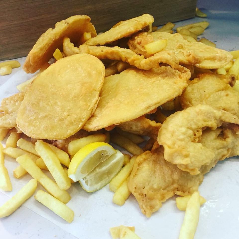 Captain Makos Fish & Chips | restaurant | 1 Nullawil St, Springvale VIC 3171, Australia | 0395409978 OR +61 3 9540 9978