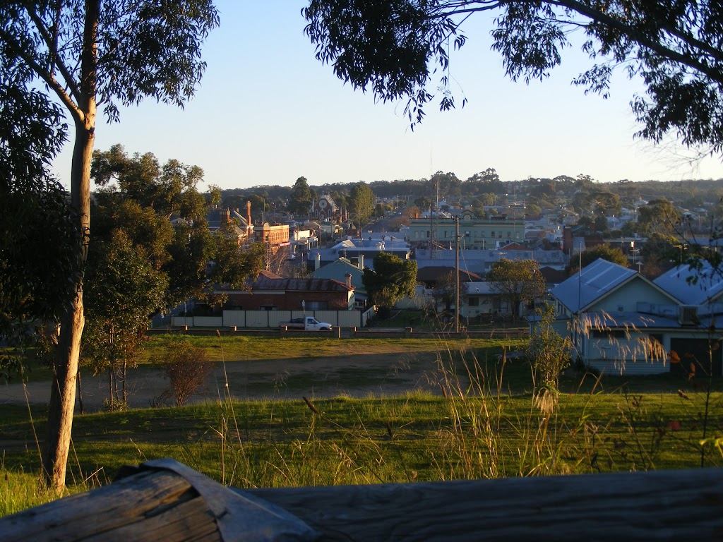 St Arnaud Caravan Park - St Arnaud VIC | Alma St & Dundas Street, St Arnaud VIC 3478, Australia | Phone: (03) 5495 1447