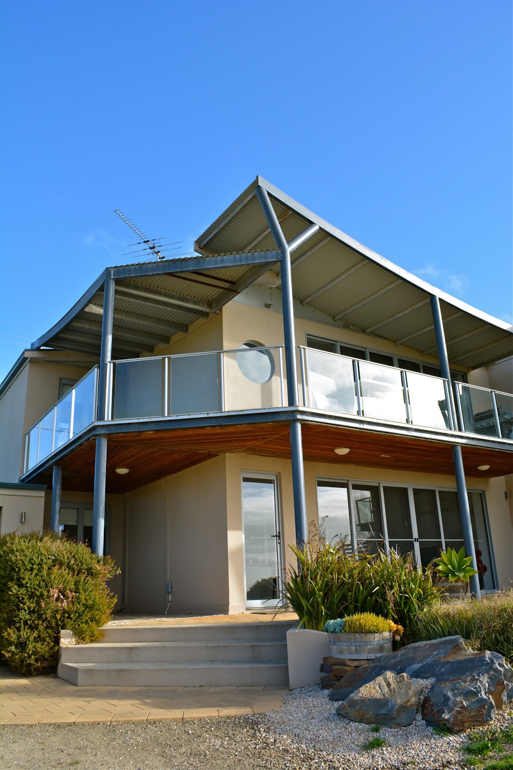 Shearwaters Apartment Kangaroo Island | lodging | 32 Howard Dr, Penneshaw SA 5222, Australia | 0468914622 OR +61 423 533 288