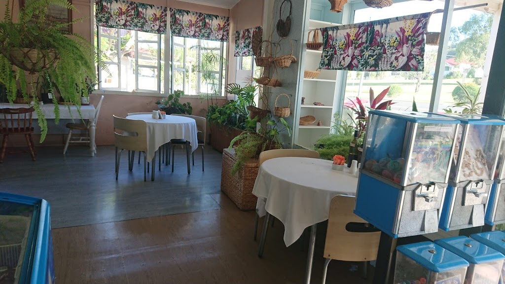 Kilkivan Ampol Cafe | cafe | 14 Bligh St, Kilkivan QLD 4600, Australia | 0754841284 OR +61 7 5484 1284